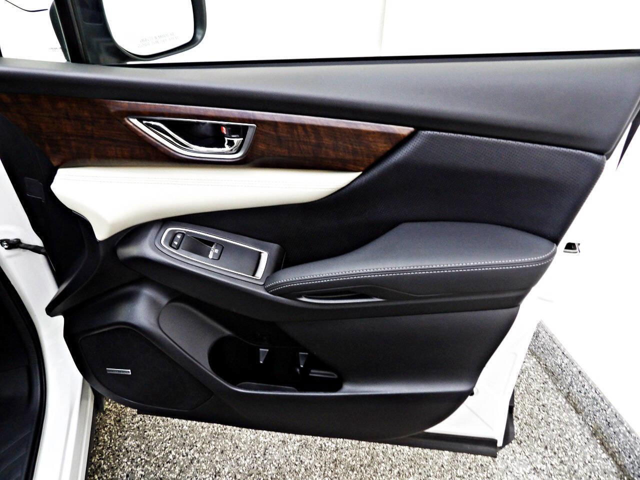 Used 2022 Subaru Ascent Touring w/ Popular Package #2A image 12