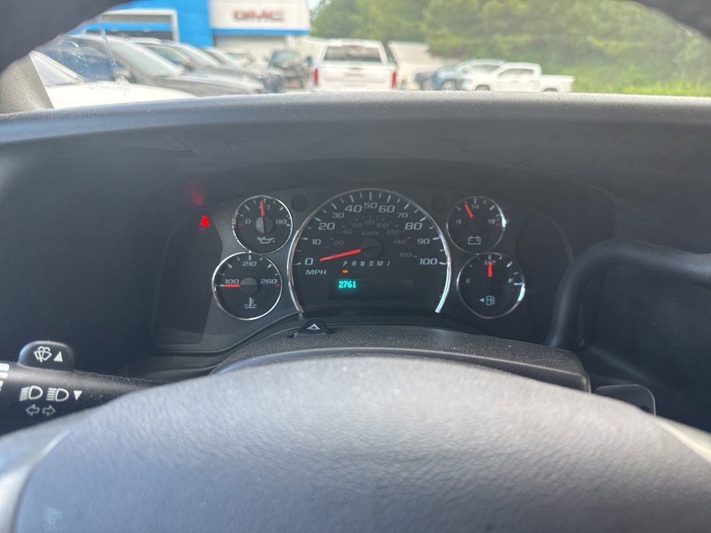 Used 2018 Chevrolet Express 2500 w/ Driver Convenience Package RWD image 10