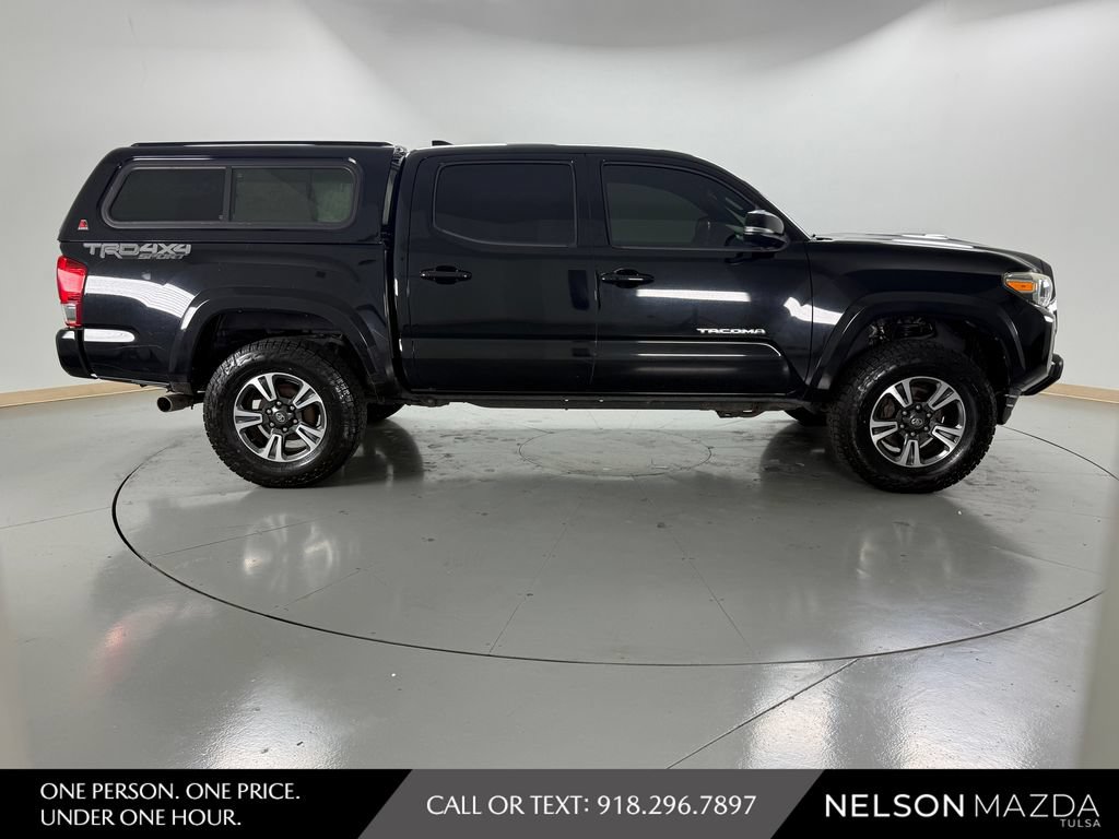 Used 2016 Toyota Tacoma TRD Sport w/ Towing Package AWD/4WD image 5