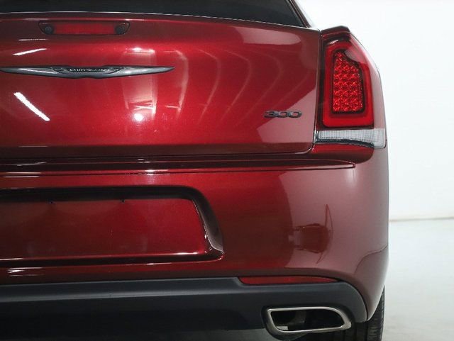 Used 2022 Chrysler 300 Touring w/ Sport Appearance Package image 42
