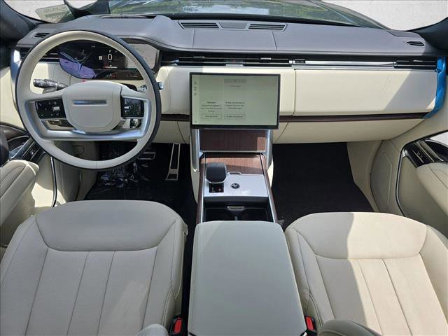 New 2025 Land Rover Range Rover Long Wheelbase SE image 9