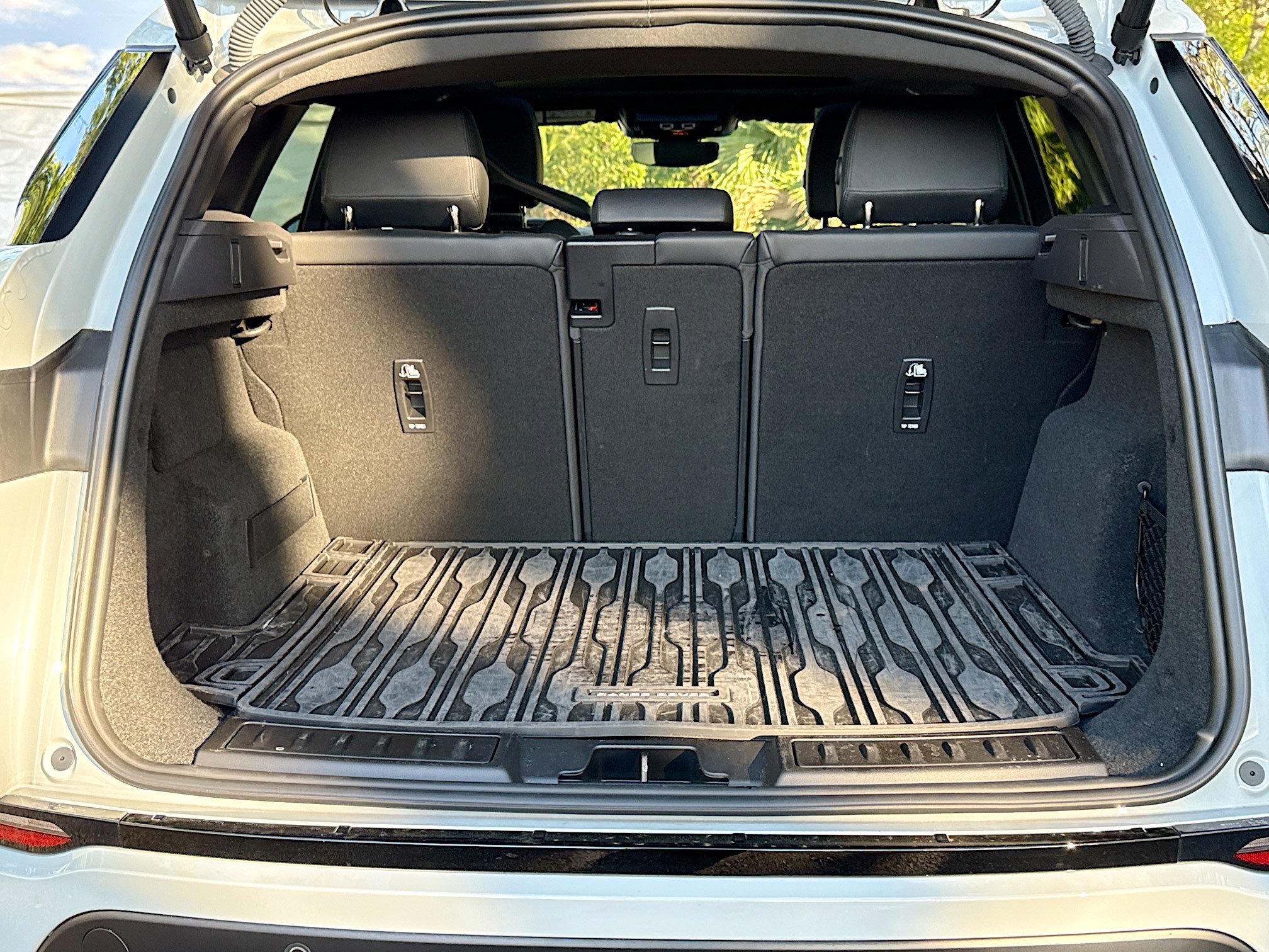 Used 2026 Land Rover Range Rover Evoque S image 10