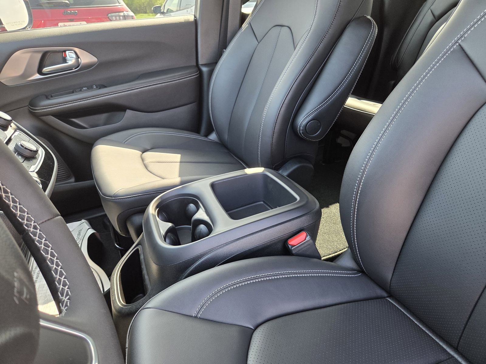 New 2026 Chrysler Pacifica Select FWD image 27
