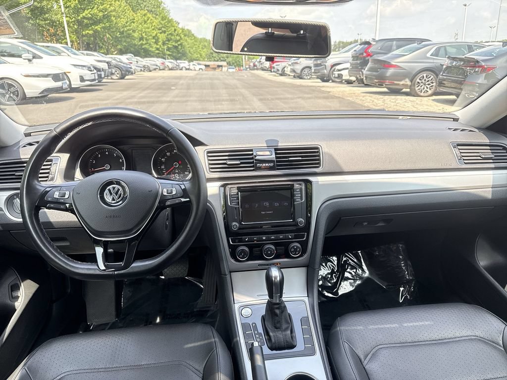 Used 2019 Volkswagen Passat 2.0T Wolfsburg w/ Wheels & Sunroof Package FWD image 23
