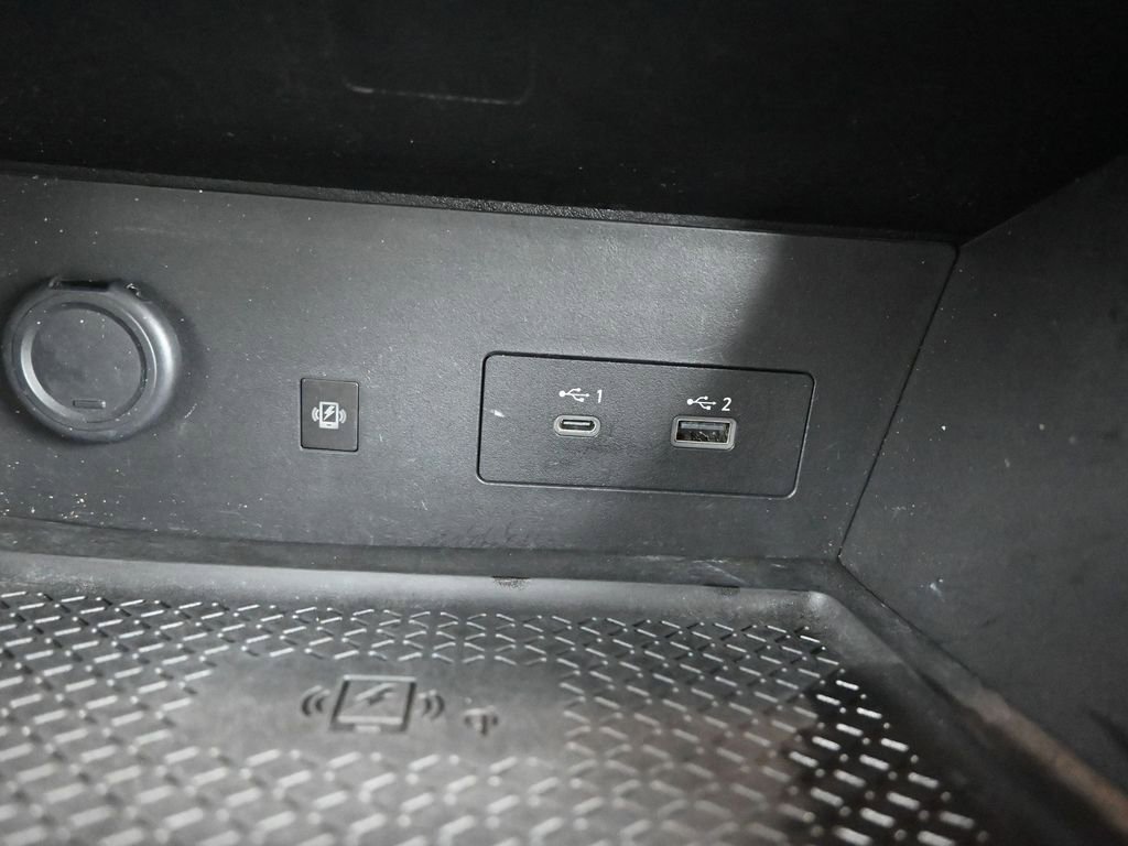 Used 2022 Nissan Pathfinder Platinum w/ Cargo Package image 37