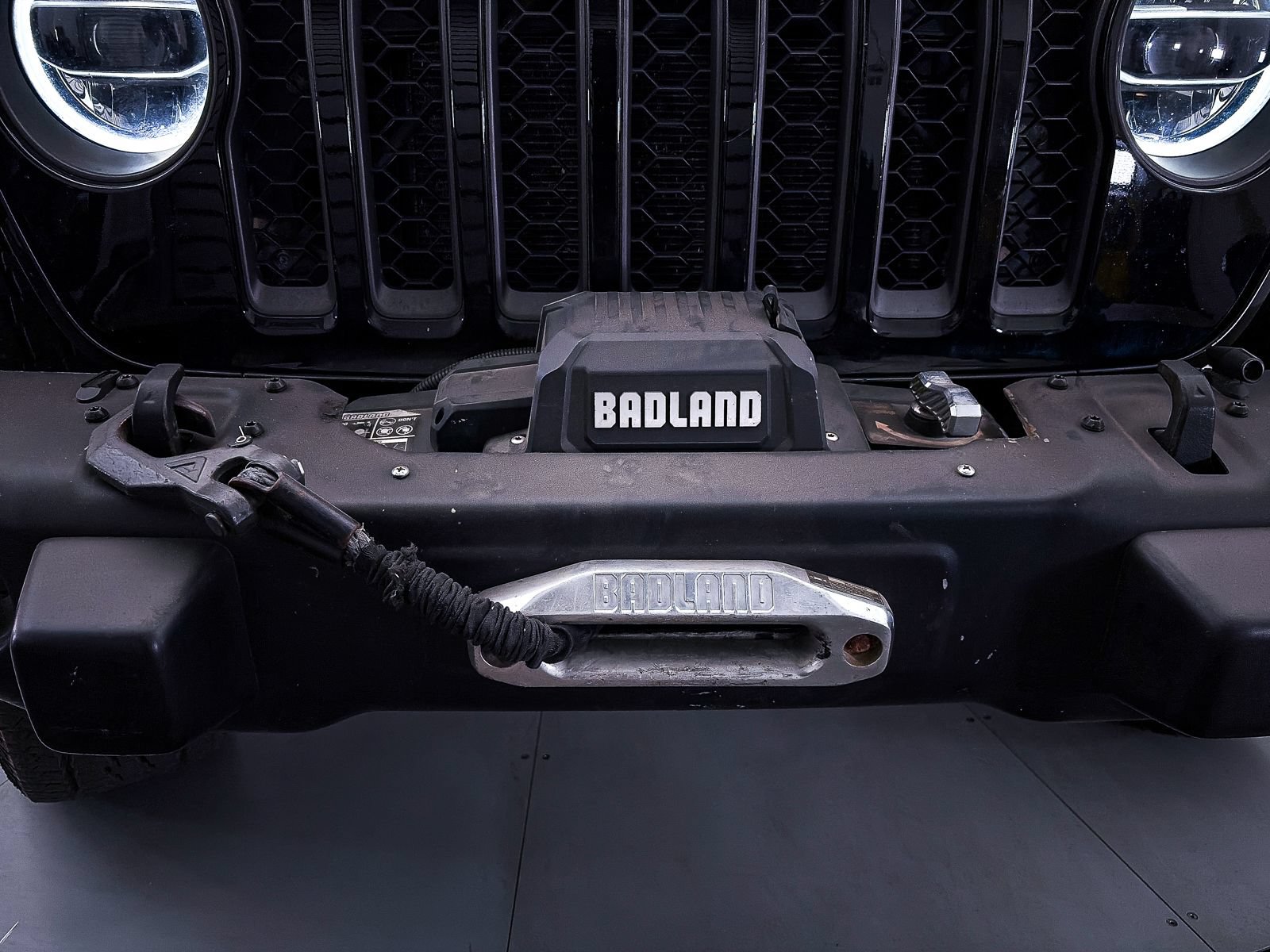 Used 2021 Jeep Gladiator Mojave AWD/4WD image 2