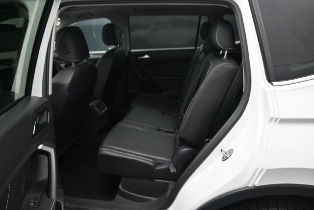 Used 2022 Volkswagen Tiguan SE AWD/4WD image 29