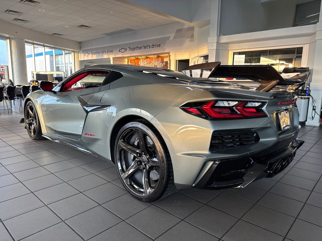 Used 2023 Chevrolet Corvette Z06 w/ Z07 Performance Package image 2