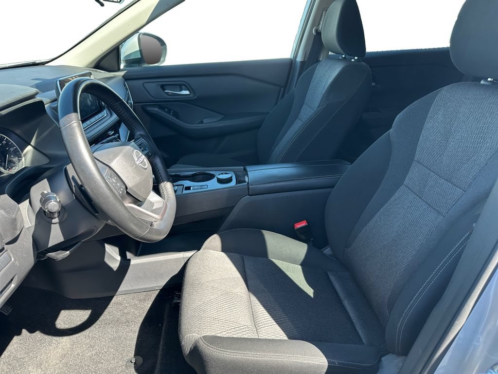 Used 2025 Nissan Rogue SV AWD/4WD image 10