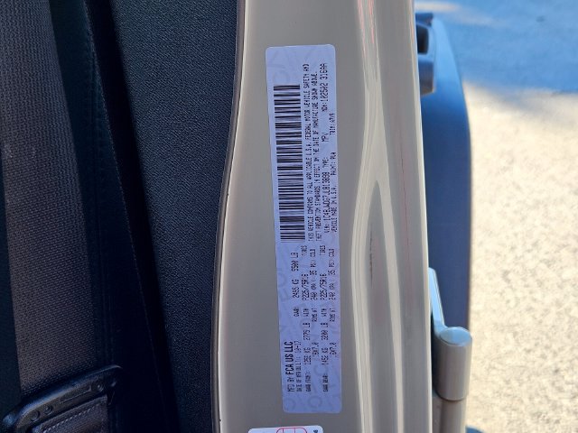 Used 2018 Jeep Wrangler Unlimited Sport w/ Connectivity Group AWD/4WD image 33