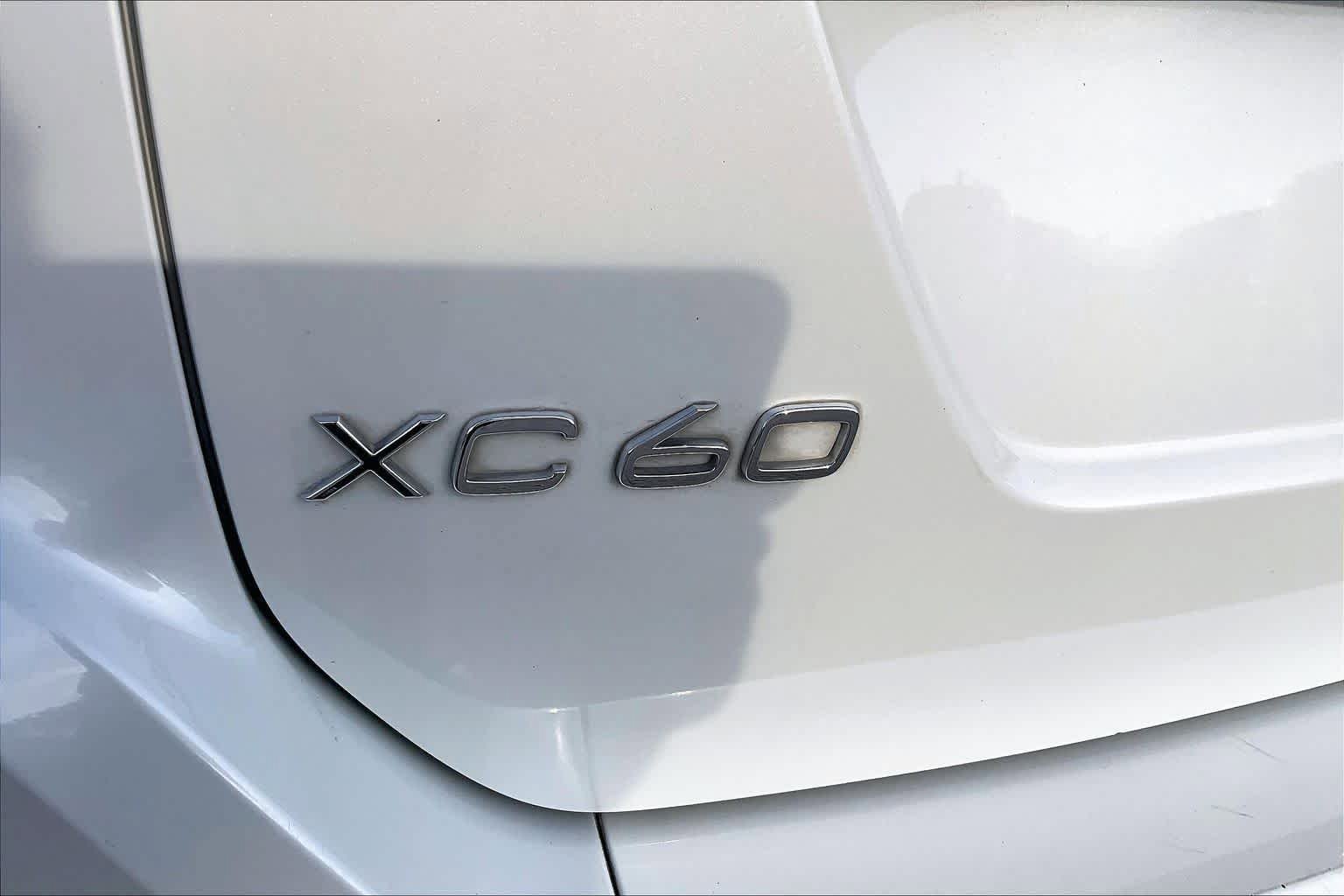 Used 2017 Volvo XC60 T6 Dynamic w/ Preferred Option Package AWD/4WD image 31
