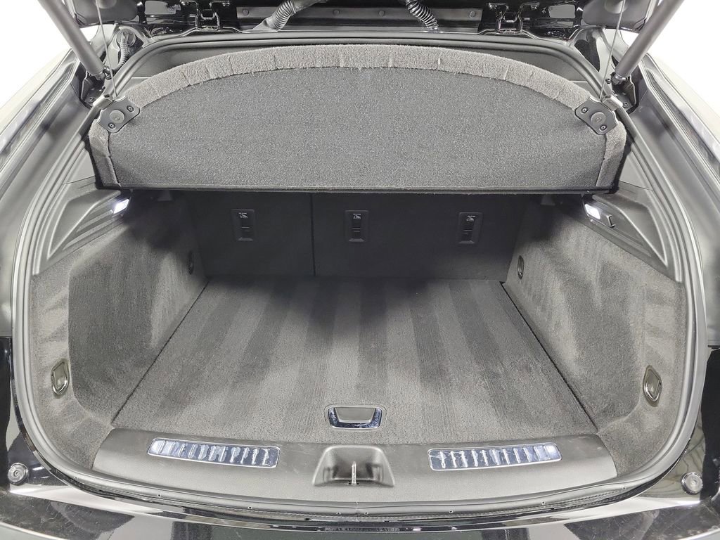 Certified 2023 Cadillac XT4 Sport w/ Cold Weather Package image 8