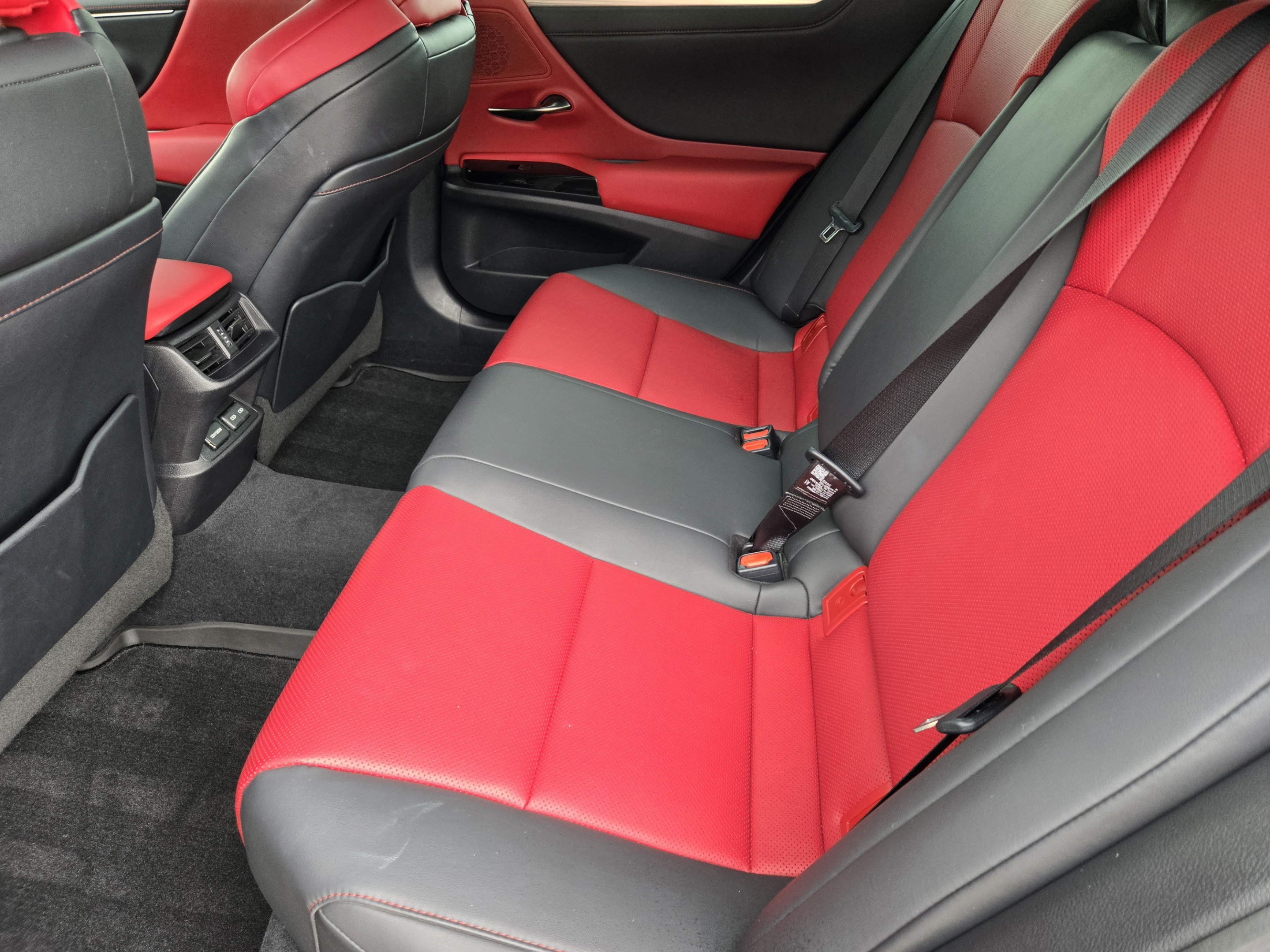 Certified 2022 Lexus ES 350 F Sport w/ Accessory Package 2 FWD image 31