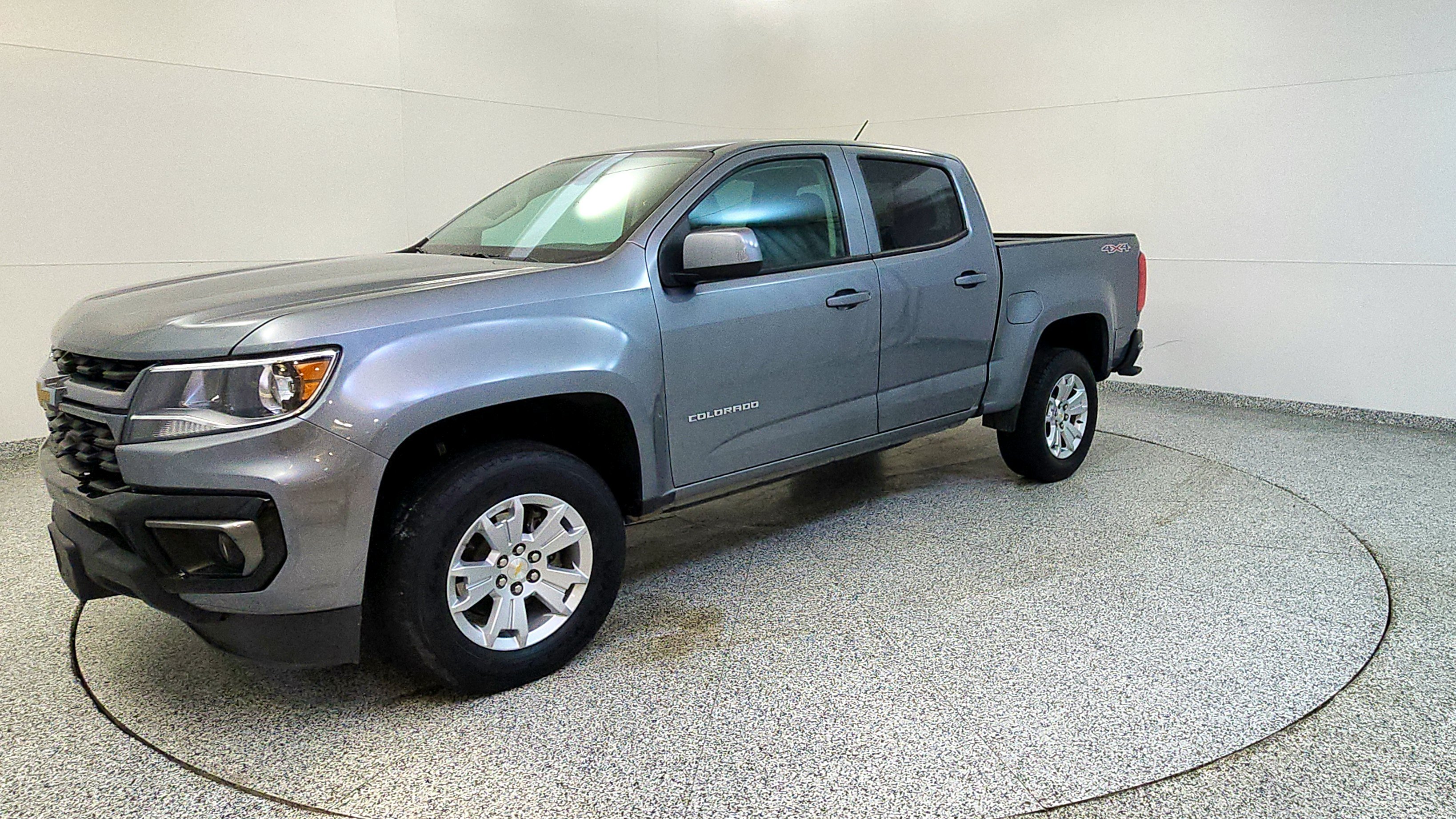 Used 2022 Chevrolet Colorado LT w/ LT Convenience Package AWD/4WD image 3