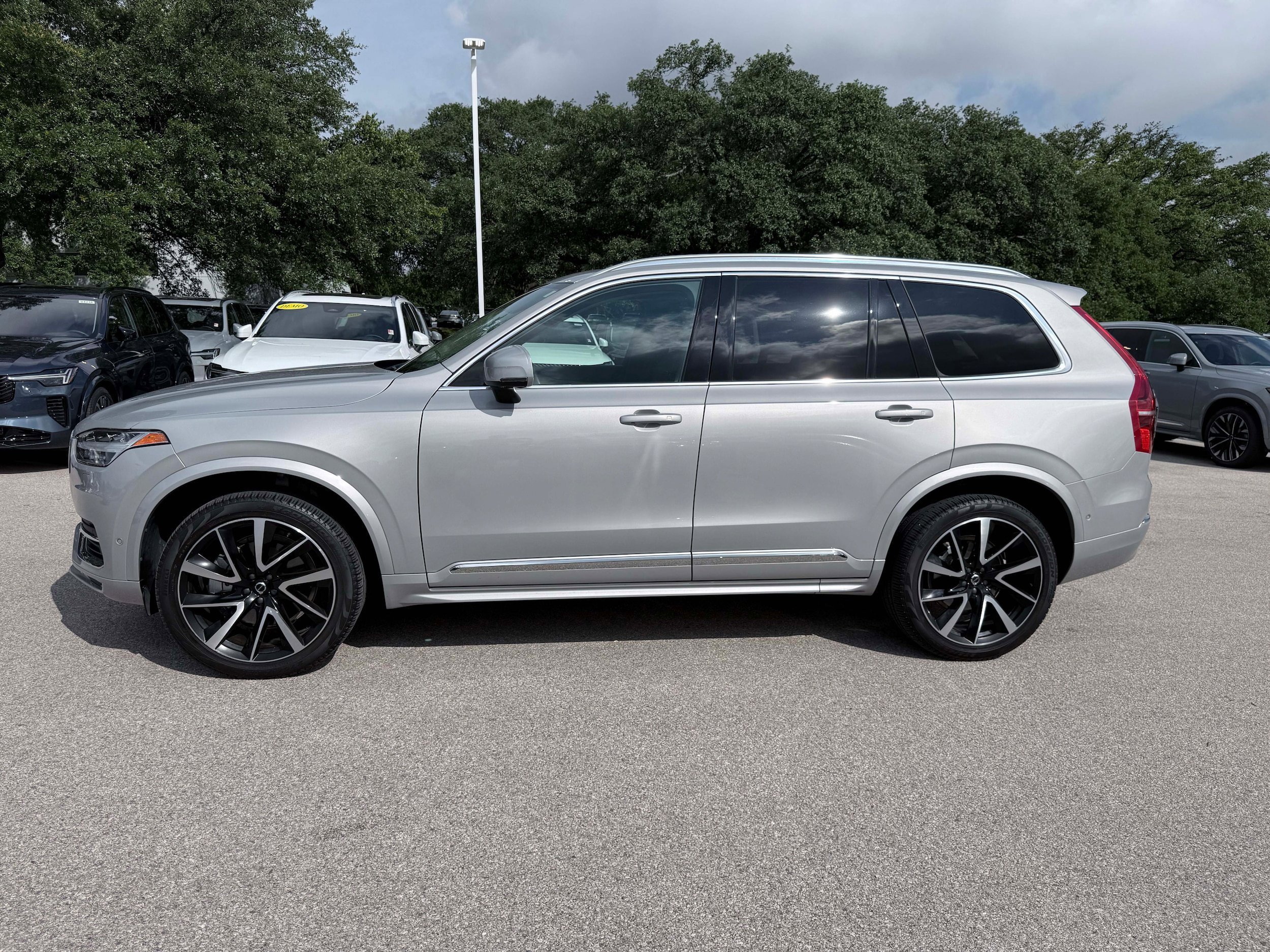 Certified 2024 Volvo XC90 B6 Plus w/ Protection Package Premier AWD/4WD image 3