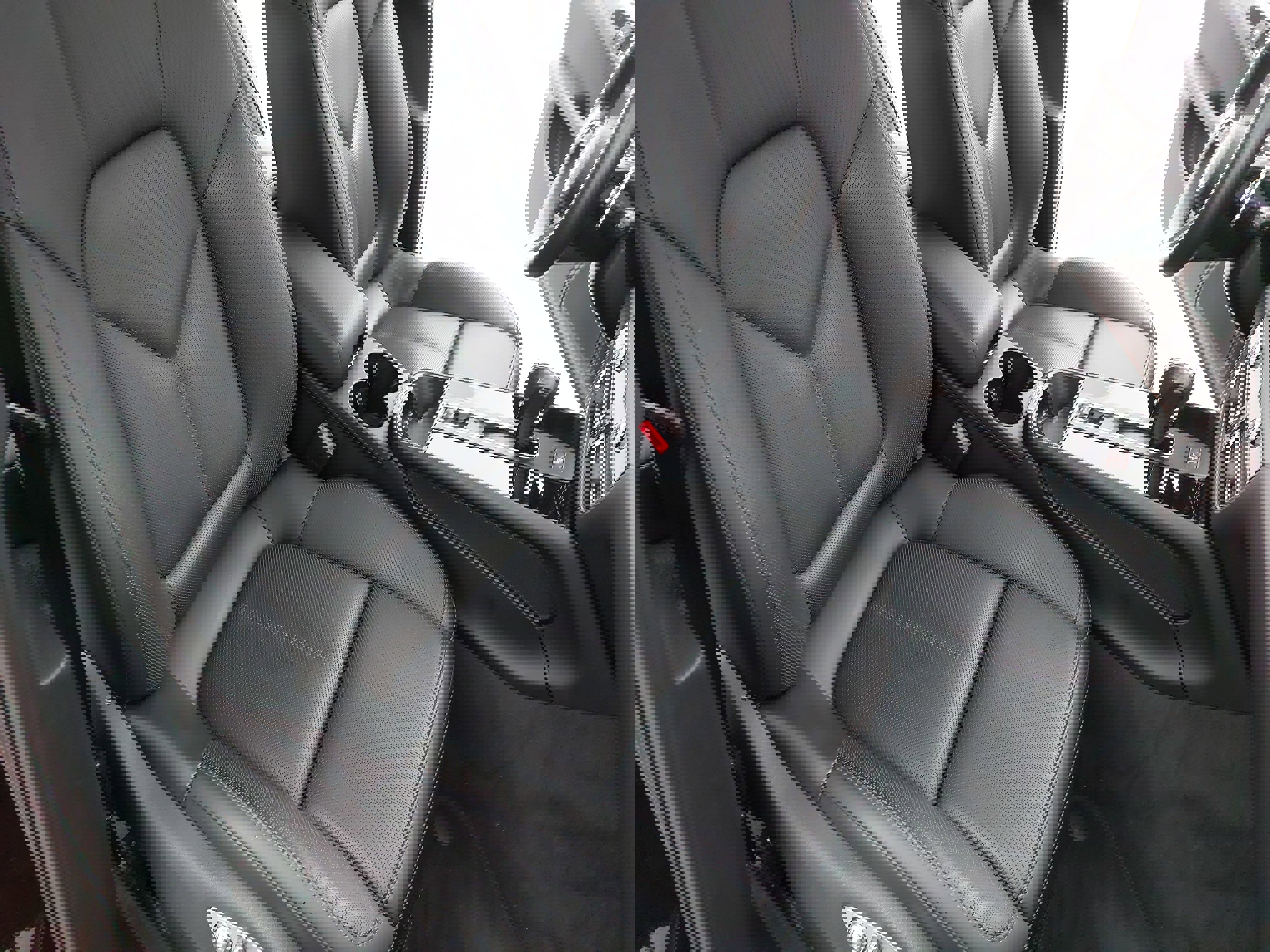 Used 2024 Porsche Macan w/ Premium Plus Package image 12