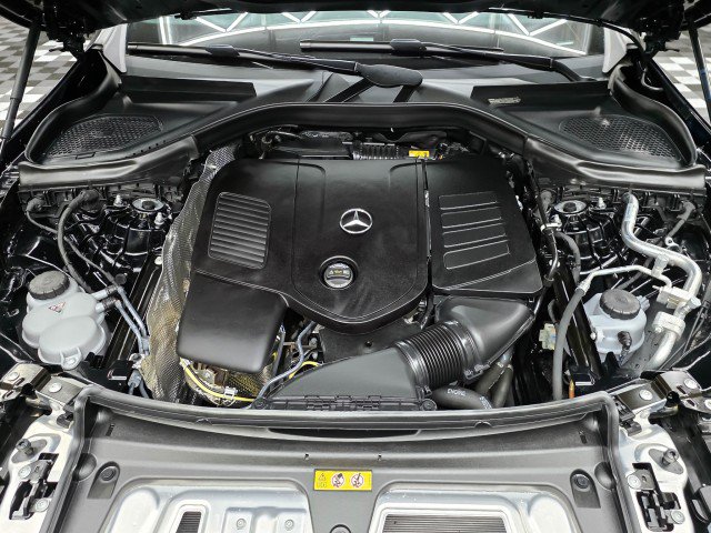 Used 2024 Mercedes-Benz GLC 300 4MATIC image 41