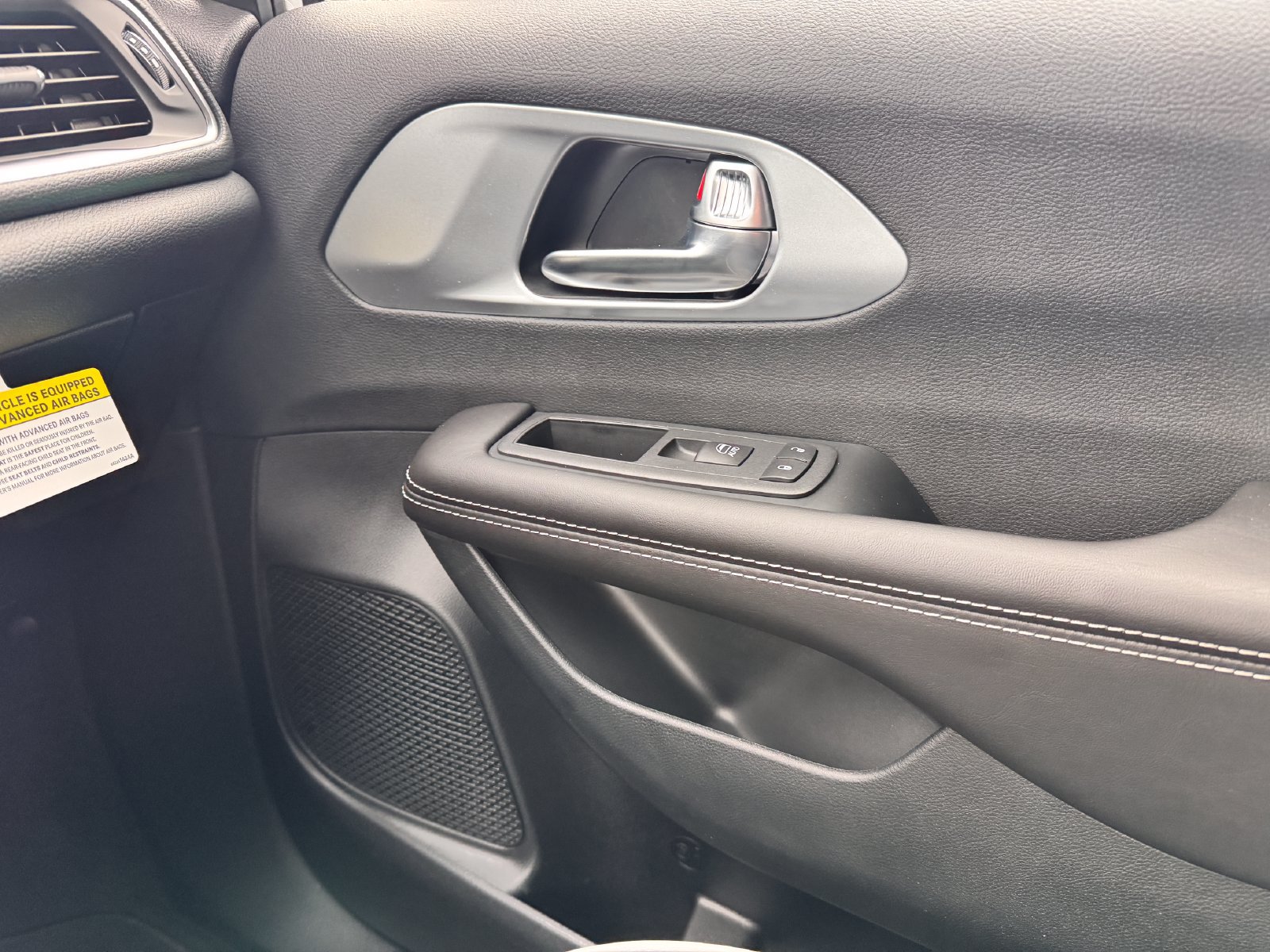 New 2026 Chrysler Pacifica Limited w/ S Appearance Package FWD image 23