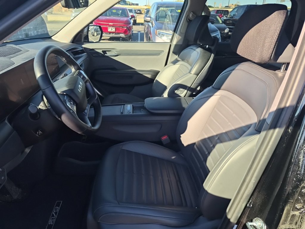 Used 2024 Kia EV9 Land AWD/4WD image 12