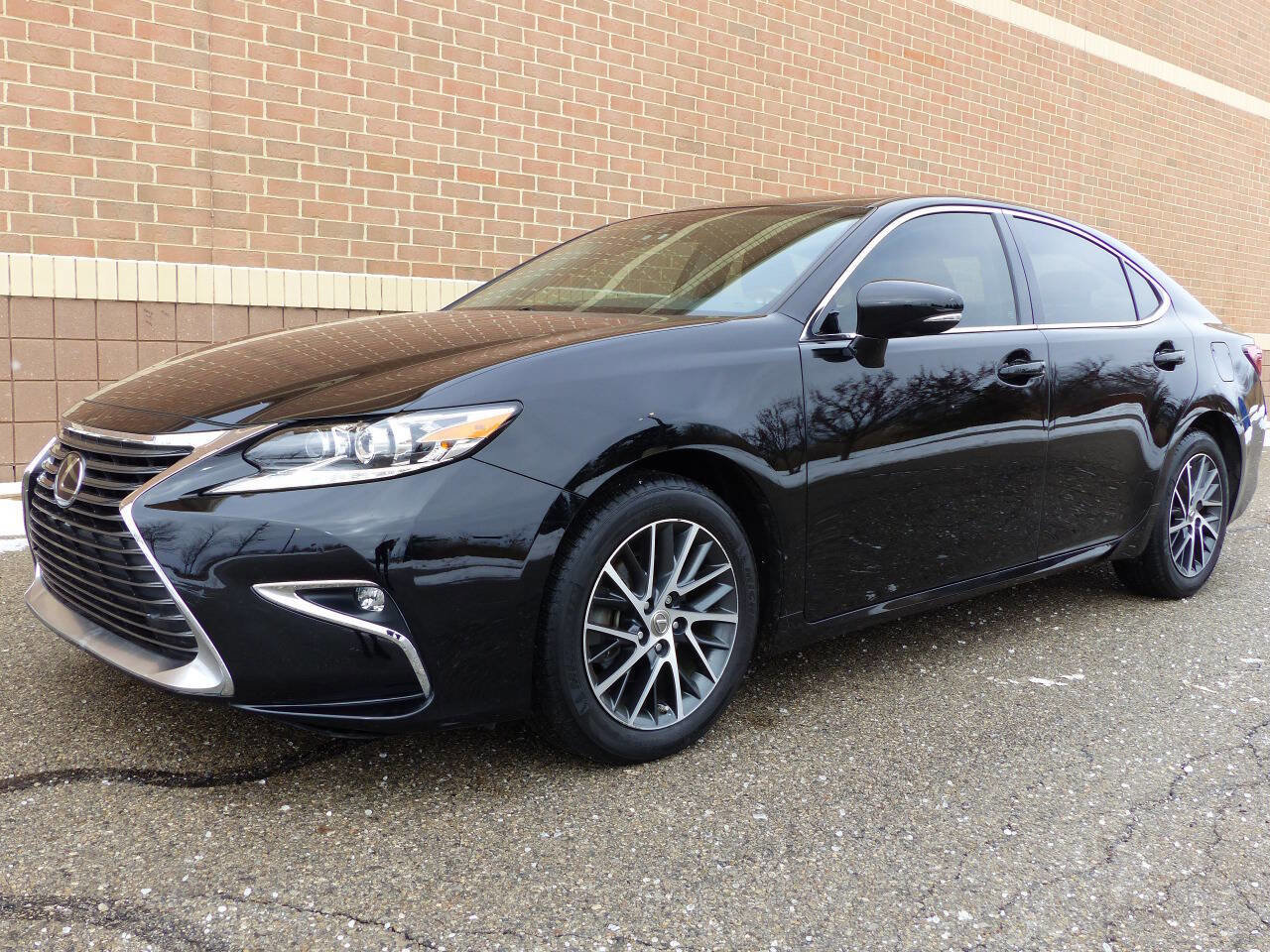 Used 2017 Lexus ES 350 w/ Luxury Package image 6