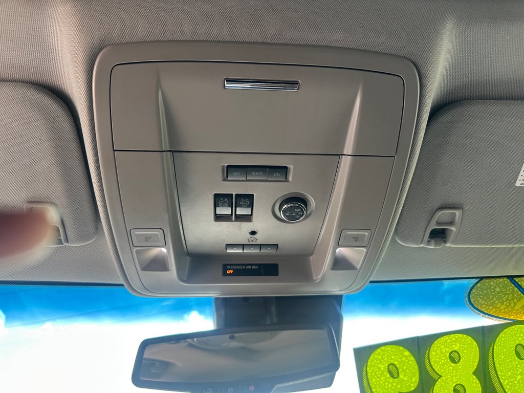Used 2017 Chevrolet Suburban Premier AWD/4WD image 18