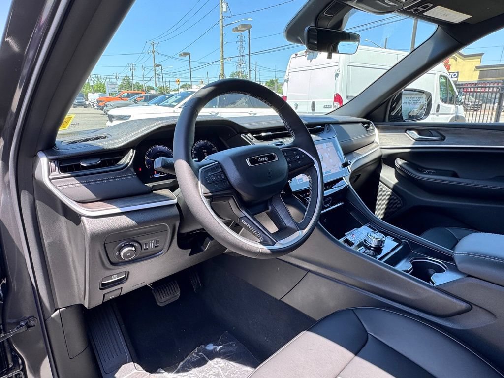 New 2026 Jeep Grand Cherokee Limited AWD/4WD image 12