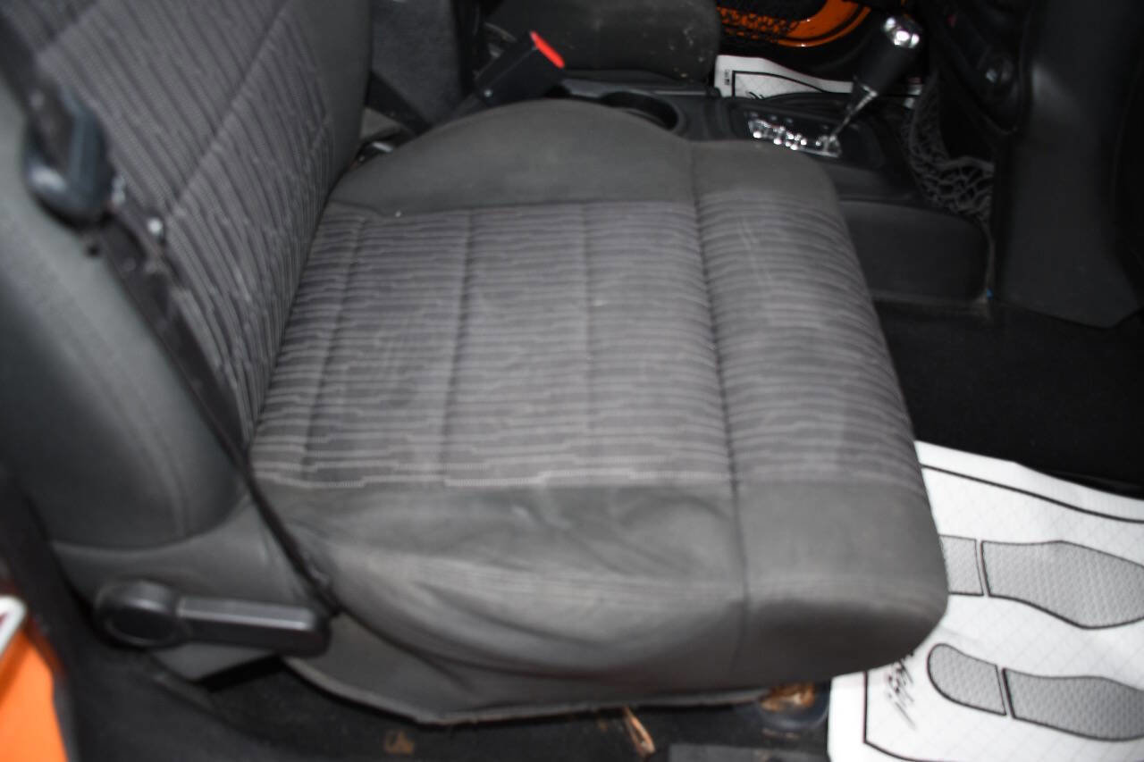 Used 2012 Jeep Wrangler Unlimited Sport image 23