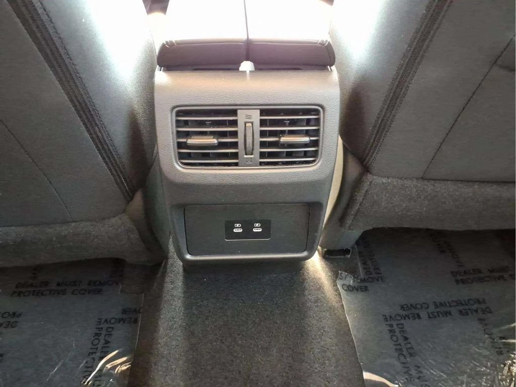 Certified 2024 Nissan Rogue SV FWD image 13