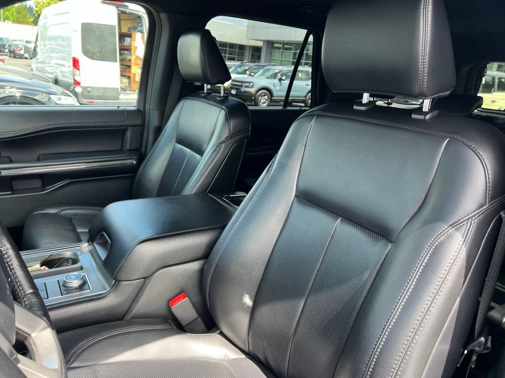 Used 2021 Ford Expedition XLT w/ Equipment Group 202A AWD/4WD image 14