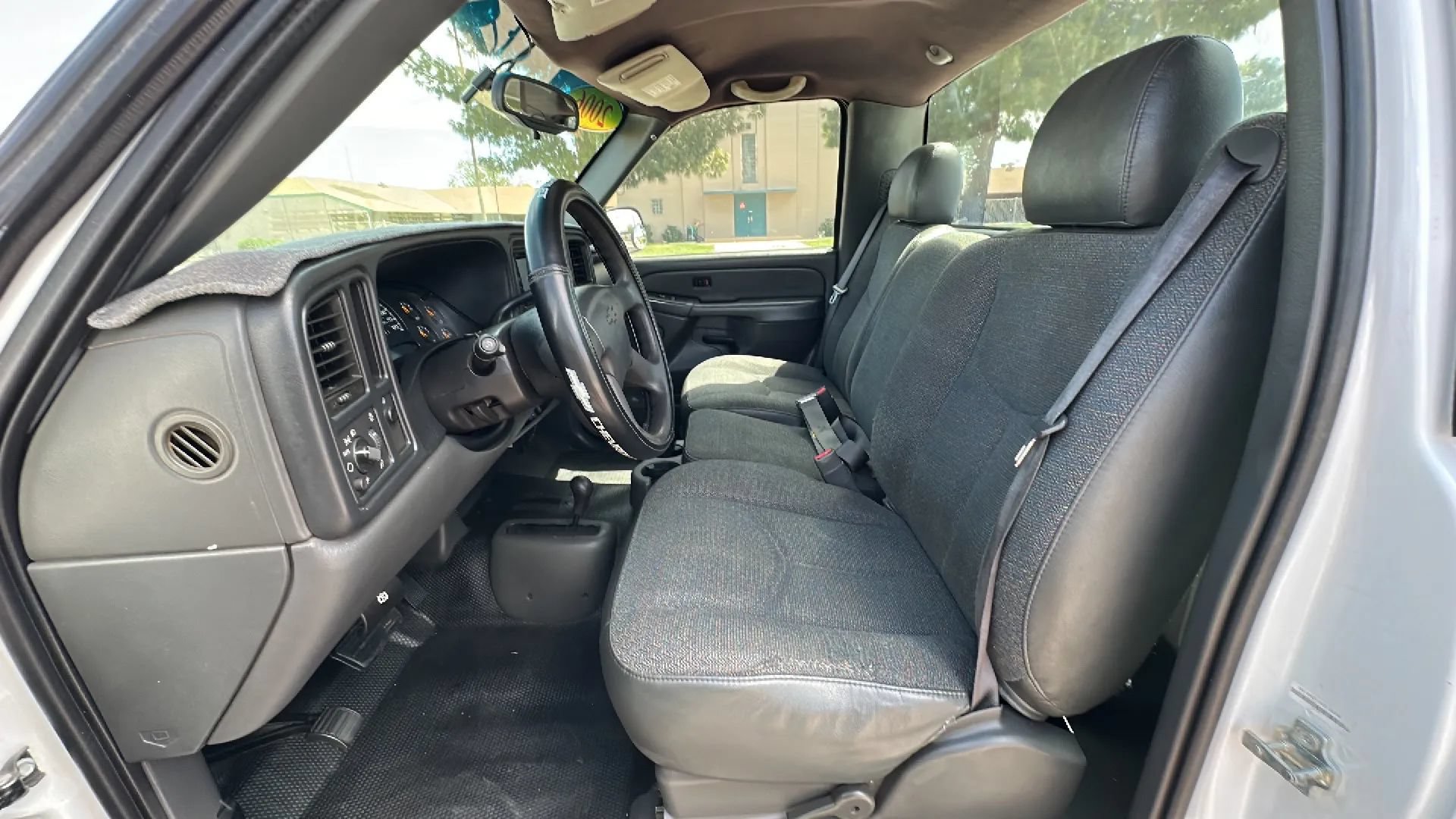 Used 2006 Chevrolet Silverado 1500 W/T w/ Skid Plate Package AWD/4WD image 10
