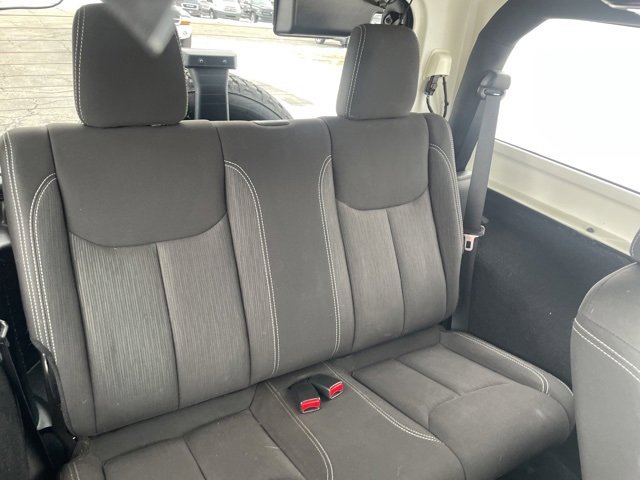Used 2015 Jeep Wrangler Sahara w/ Connectivity Group image 13