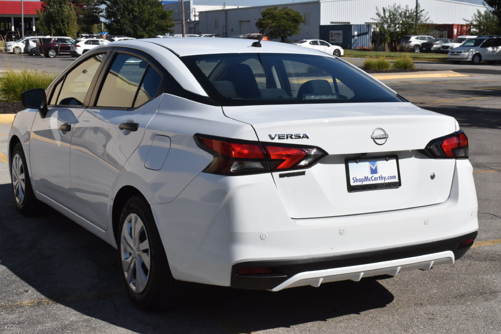 Used 2025 Nissan Versa S FWD image 7
