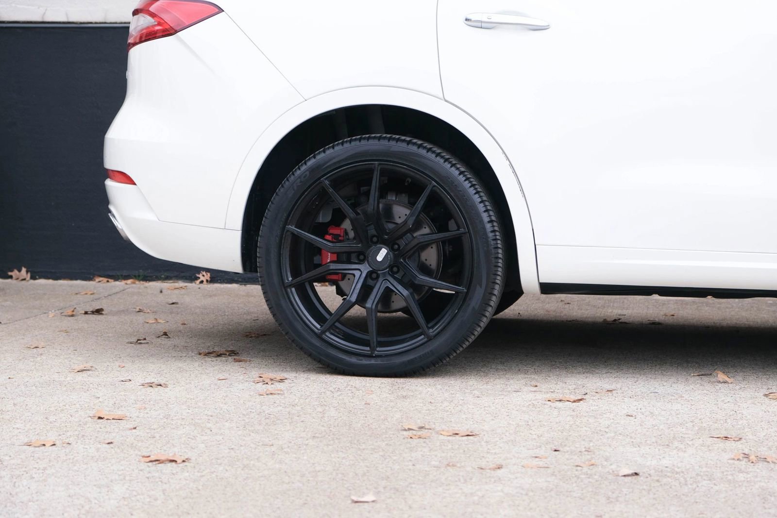 Used 2017 Maserati Levante S image 12