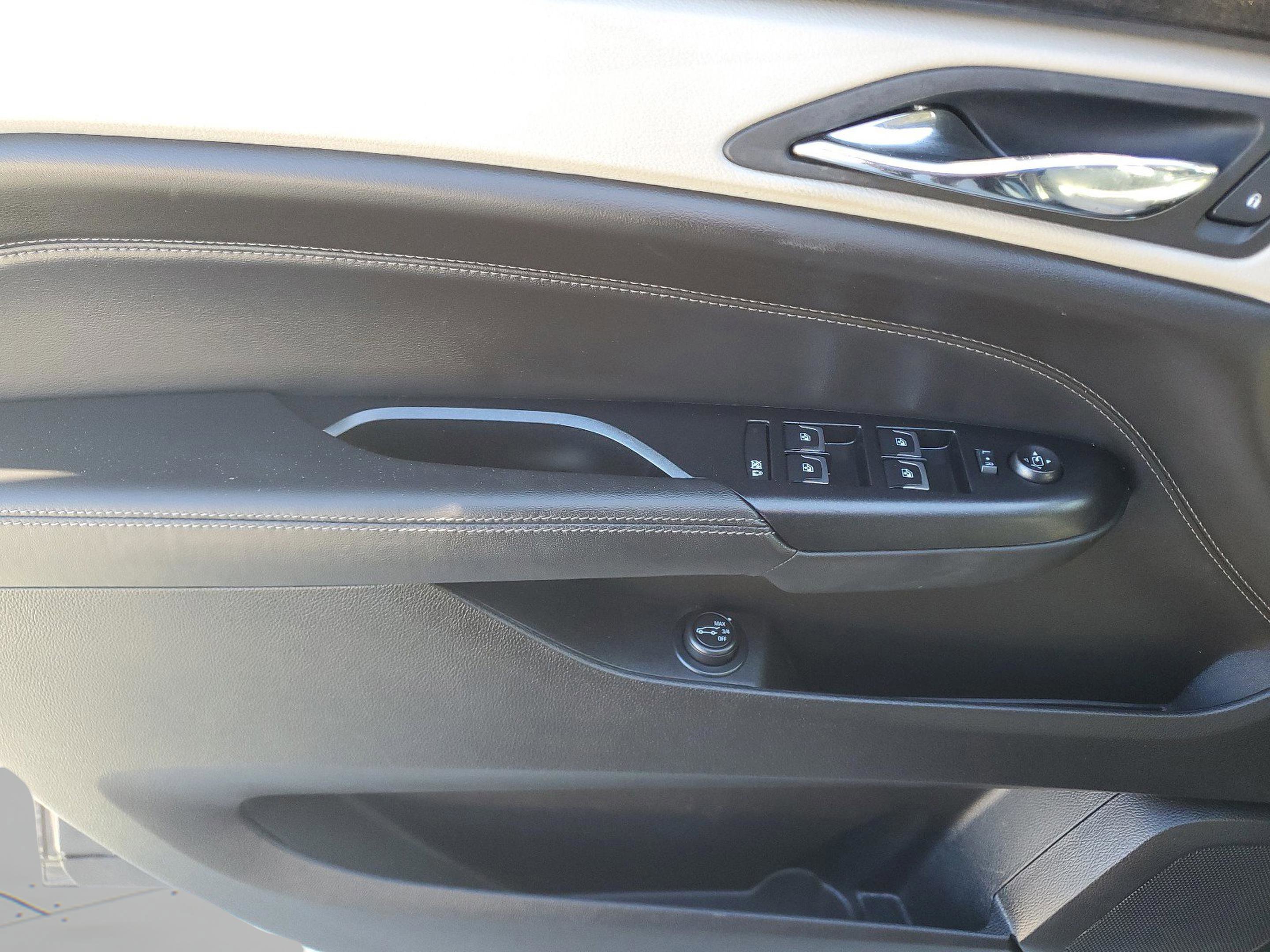 Used 2016 Cadillac SRX Performance w/ Driver Awareness Package image 30