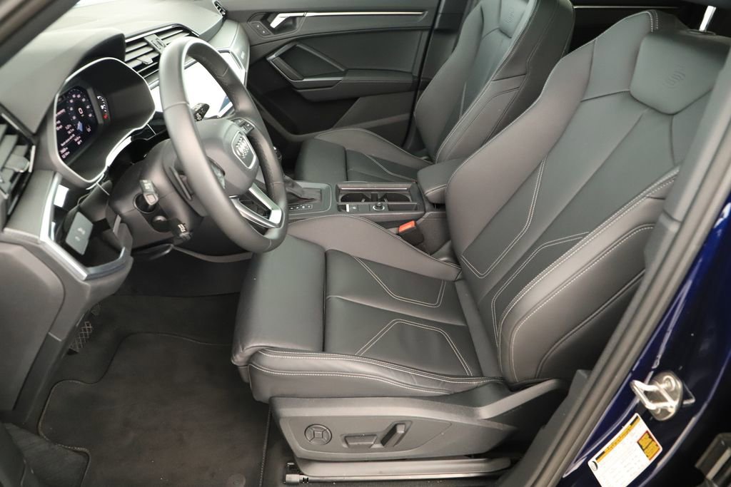Certified 2025 Audi Q3 2.0T Premium w/ Convenience Package image 24