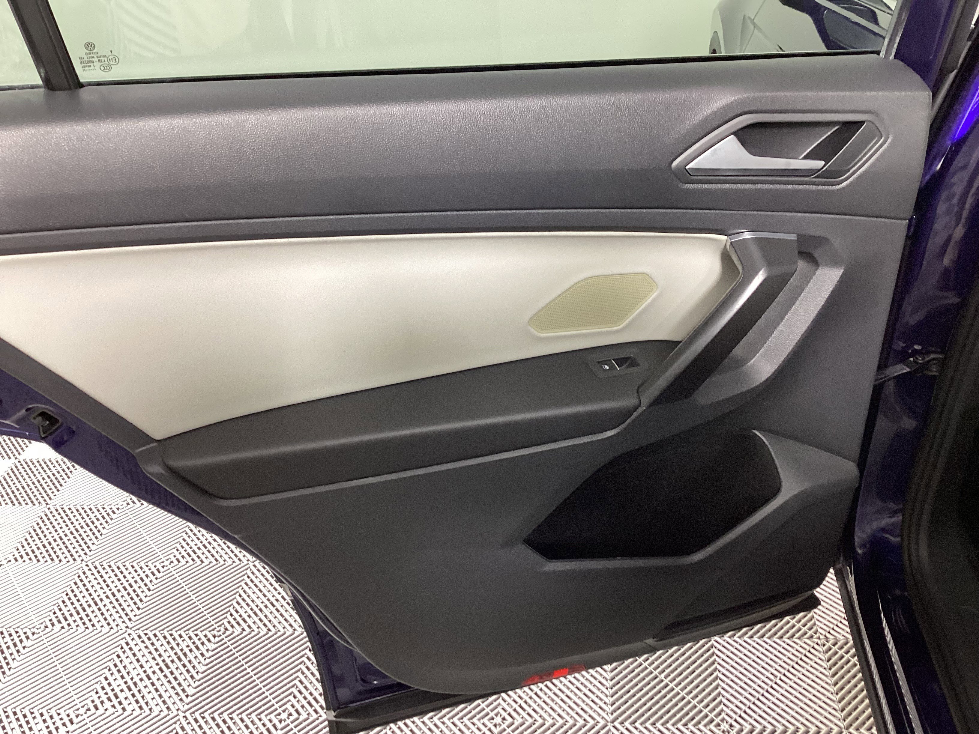 Used 2021 Volkswagen Tiguan SEL image 29