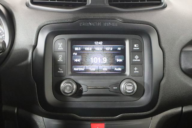 Used 2017 Jeep Renegade Latitude image 28