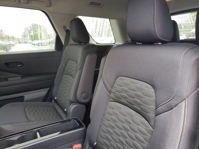 Used 2025 Nissan Pathfinder SV w/ SV Premium Package FWD image 9