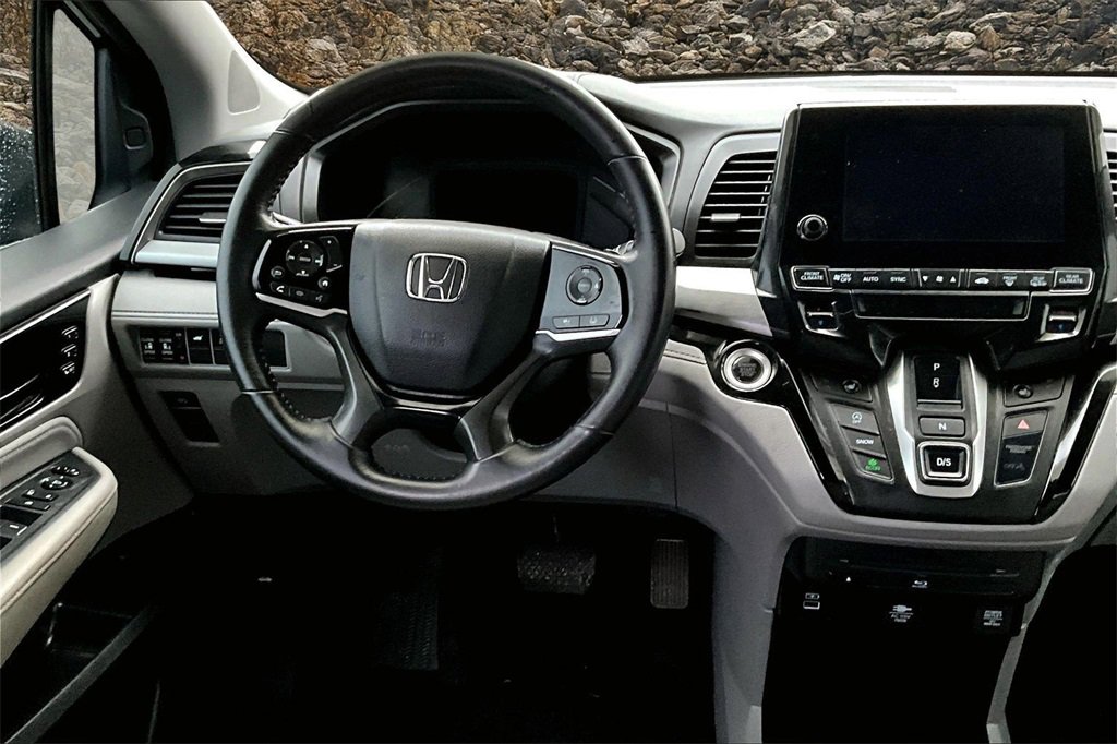 Used 2023 Honda Odyssey Touring image 5