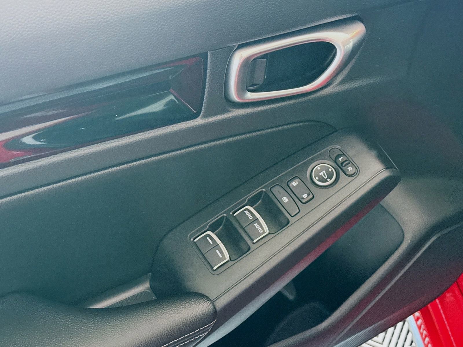 Used 2024 Honda Civic EX-L image 11