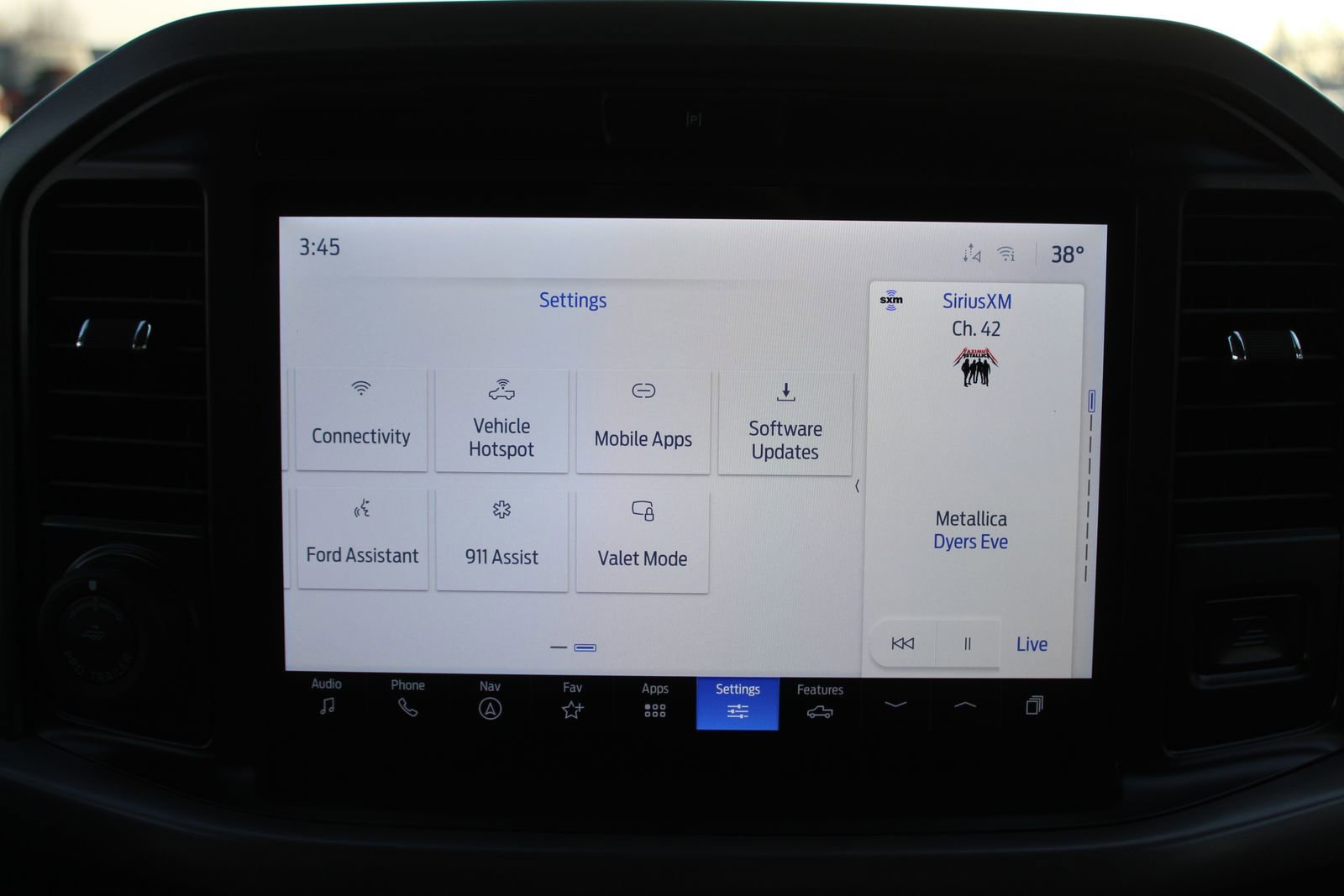 New 2025 Ford F150 XLT w/ Equipment Group 302A MID image 40