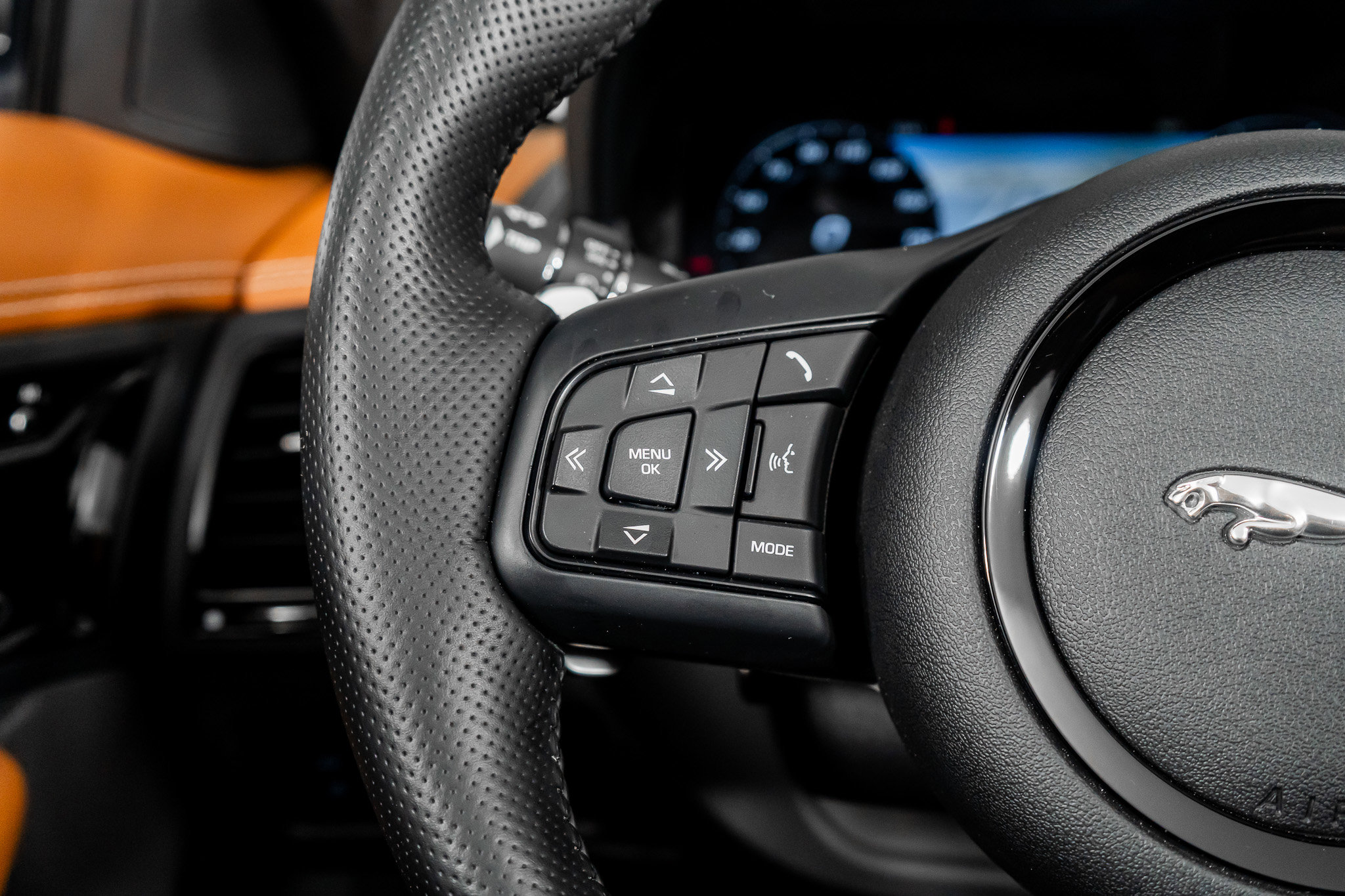 Used 2023 Jaguar F-TYPE R image 47