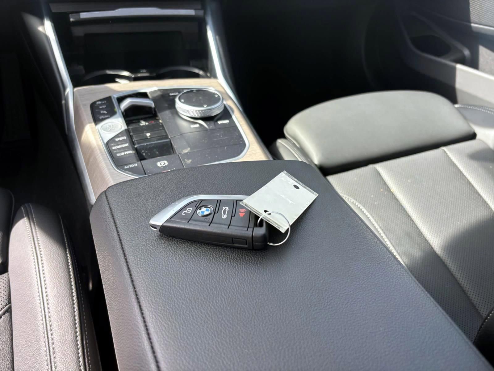 Used 2025 BMW 330i xDrive Sedan AWD/4WD image 33