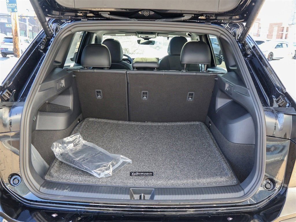 New 2026 Volkswagen Tiguan SE R-Line image 10