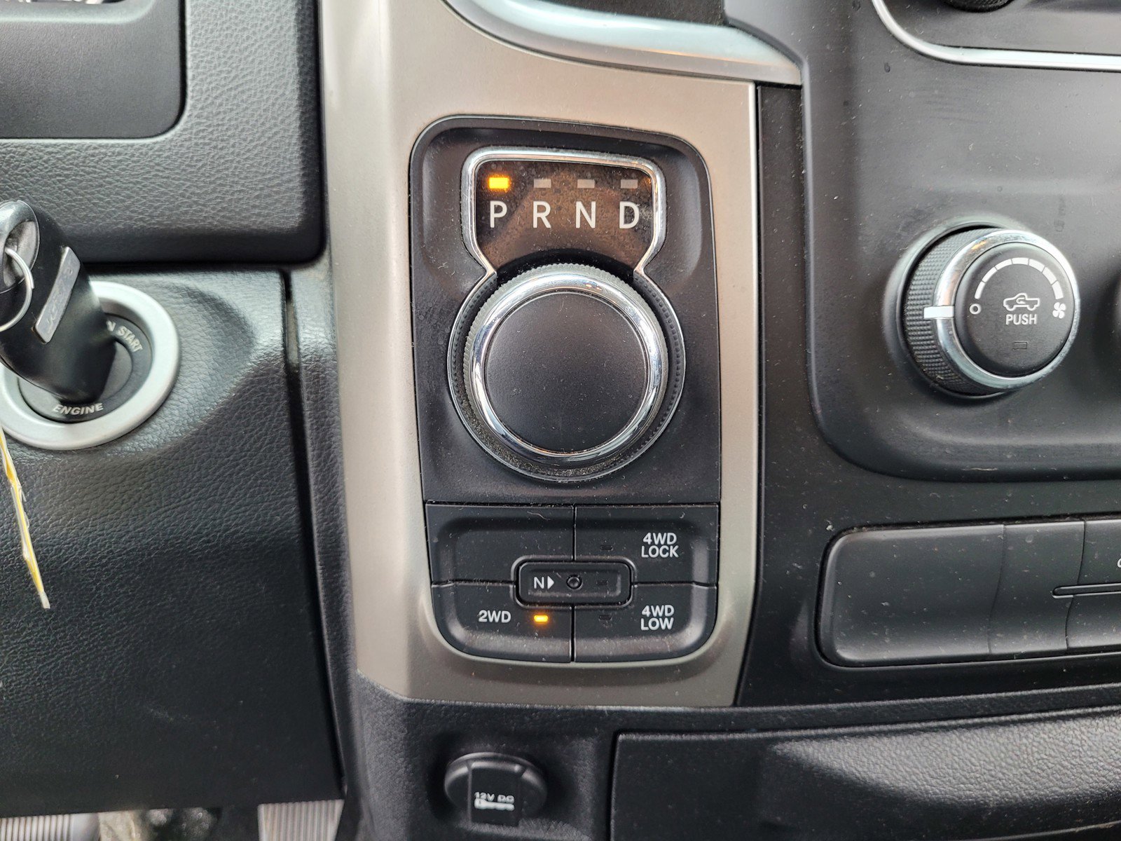 Used 2018 RAM 1500 Classic SLT AWD/4WD image 19