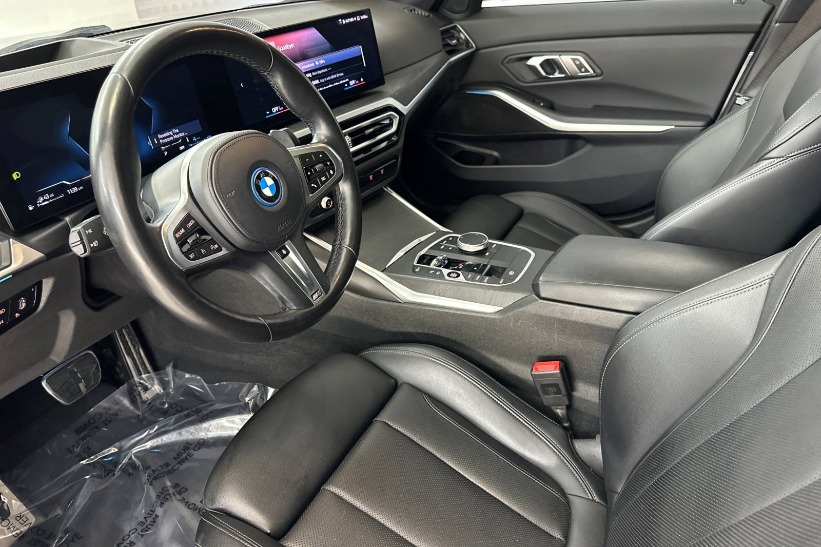 Used 2023 BMW 330e w/ M Sport Package image 4