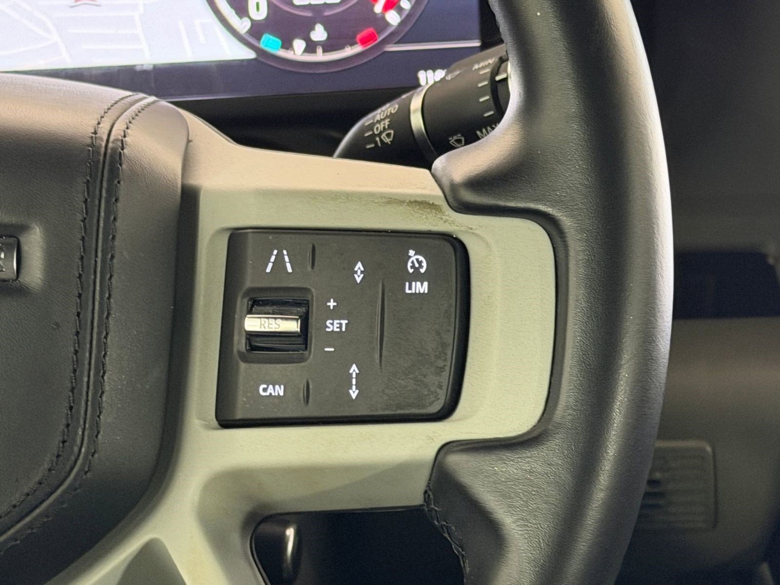 Used 2022 Land Rover Defender 110 X-Dynamic HSE image 24