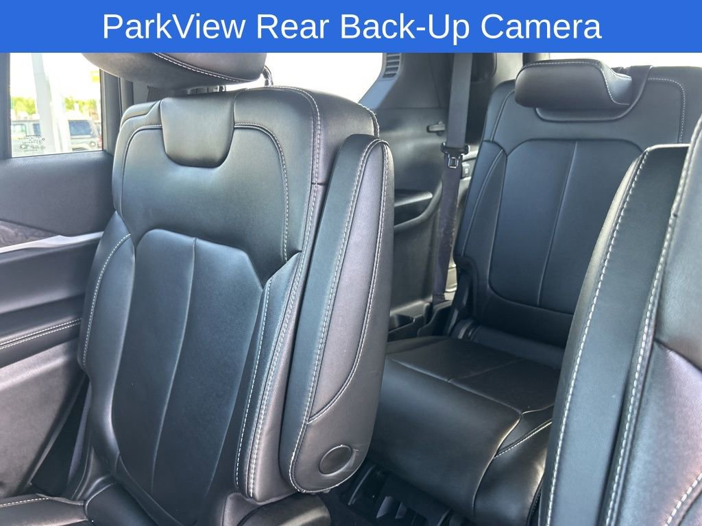 Used 2025 Jeep Grand Cherokee L Limited AWD/4WD image 12