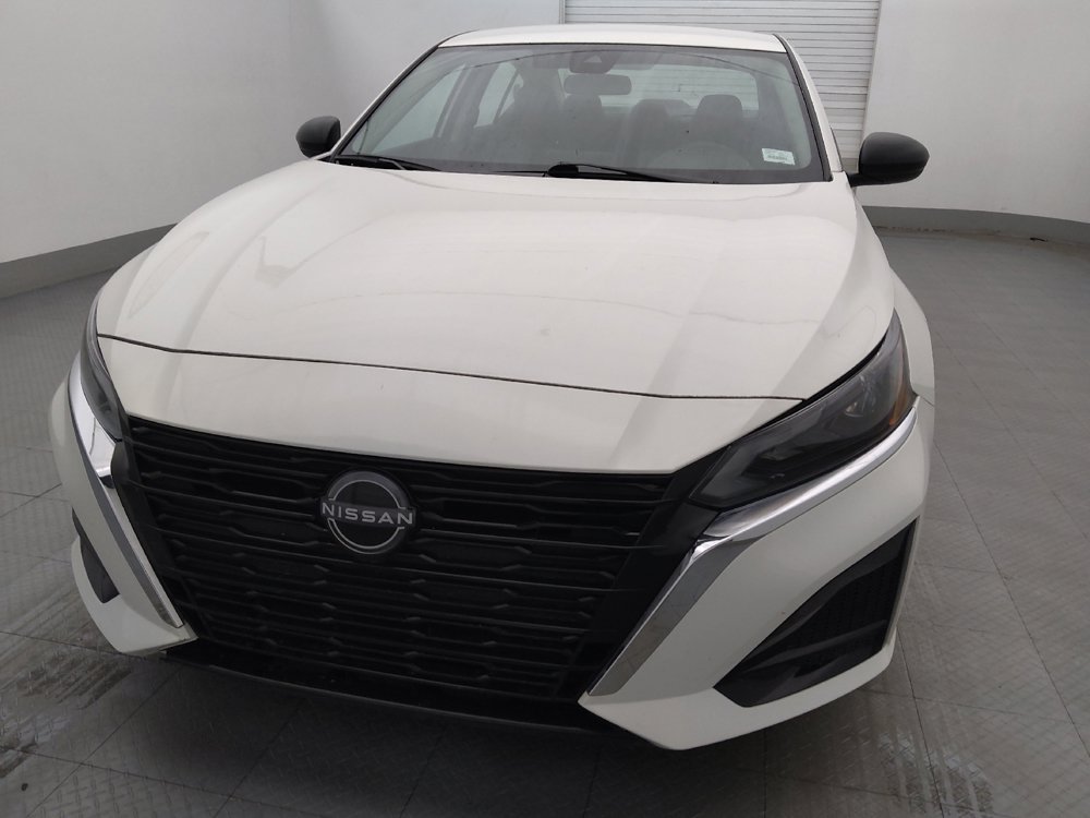Used 2025 Nissan Altima 2.5 SV FWD image 15
