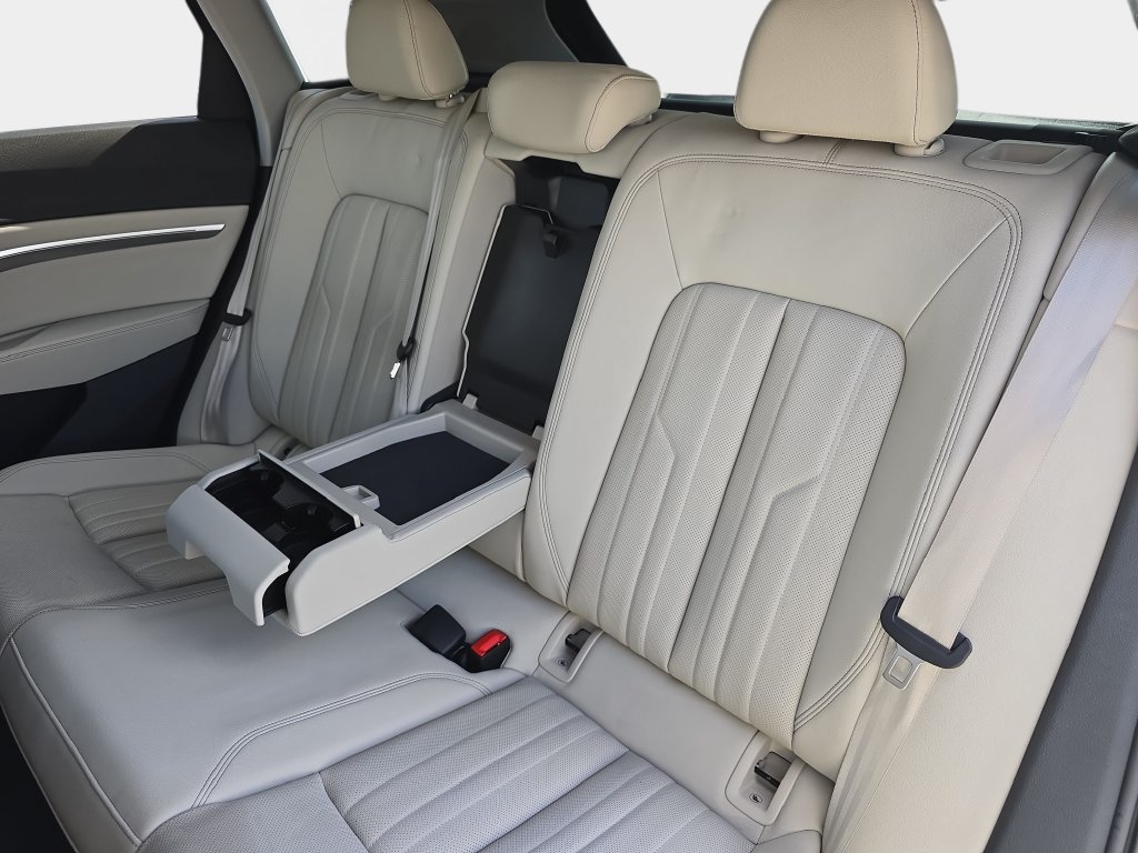 Used 2024 Audi Q8 e-tron Premium Plus AWD/4WD image 17